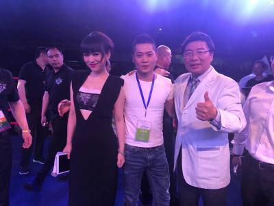 一个个把目光落在杨若晴身上。